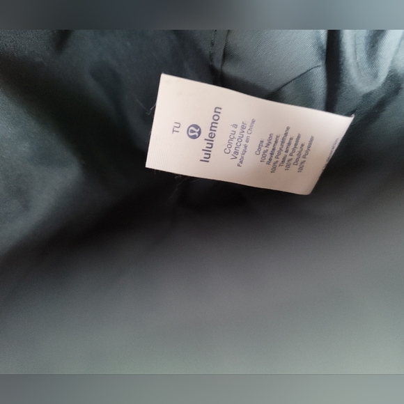 NWOT- Lululemon Gym Shoulder/City Bag - Picture 9 of 16
